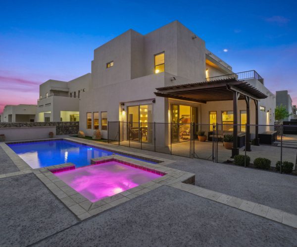 Tranquil Desert home in El Paso, TX during sunset