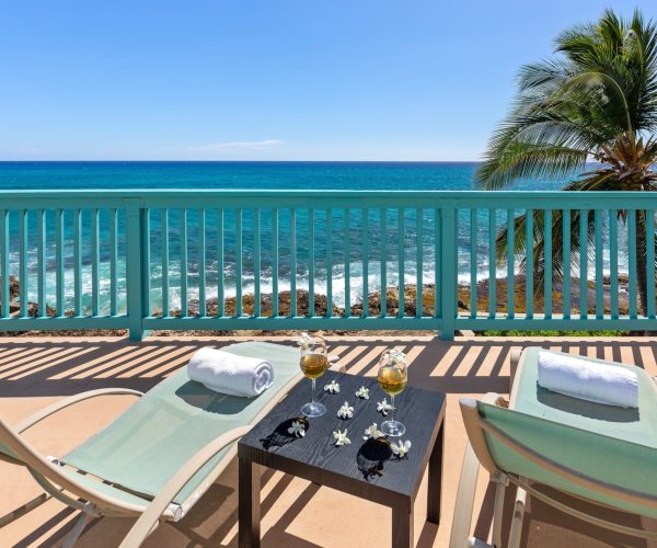 Makaha_Hawaii_chairs_view