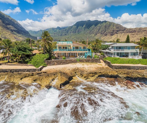 Makaha_Hawaii_cliff