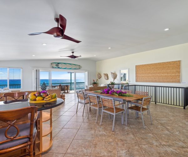 Makaha_Hawaii_dining_room_view