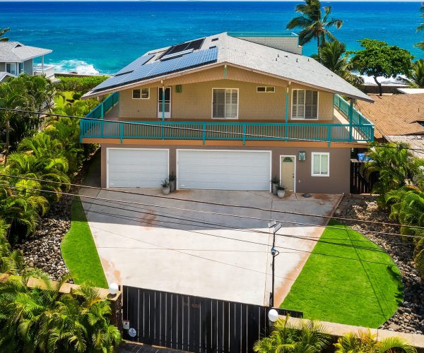 Makaha_Hawaii_front