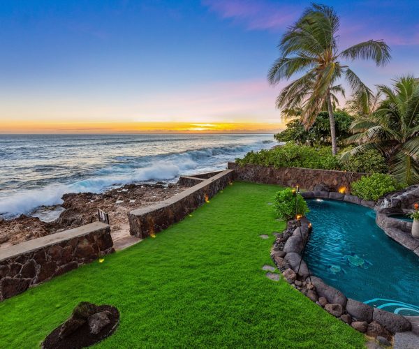 Makaha_Hawaii_ground