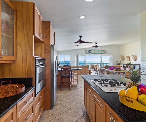 Makaha_Hawaii_kitchen