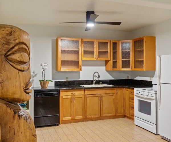 Makaha_Hawaii_kitchen_2