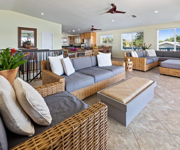 Makaha_Hawaii_living_room_interior