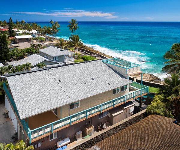 Makaha_Hawaii_side_angled