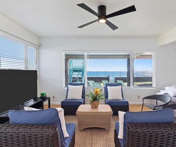 Makaha_Hawaii_tv_room