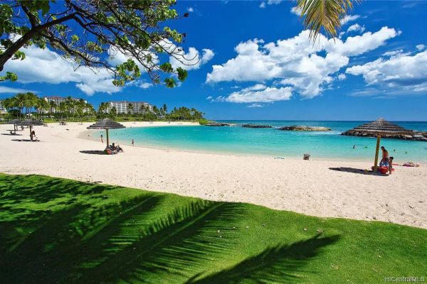 Beachfront Ko Olina resort in Hawaii